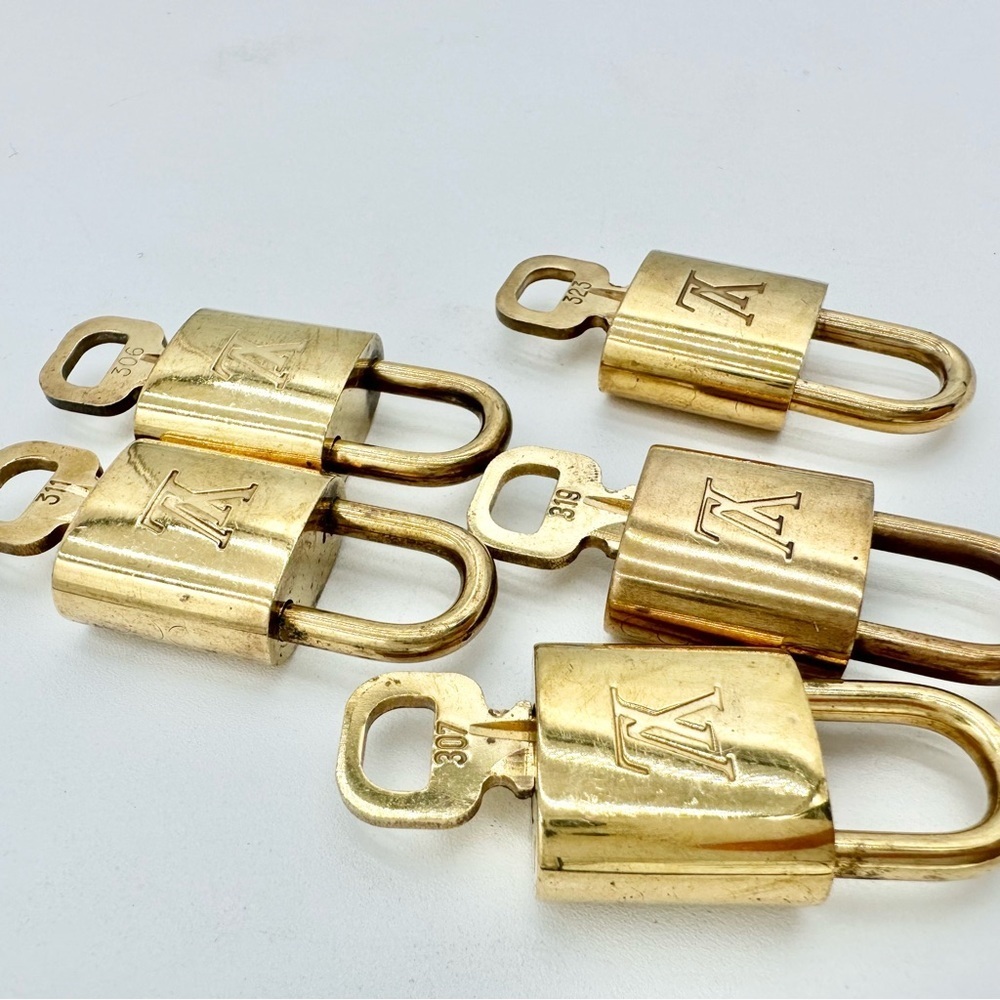Louis Vuttion Lock And Key (ONLY ONE)